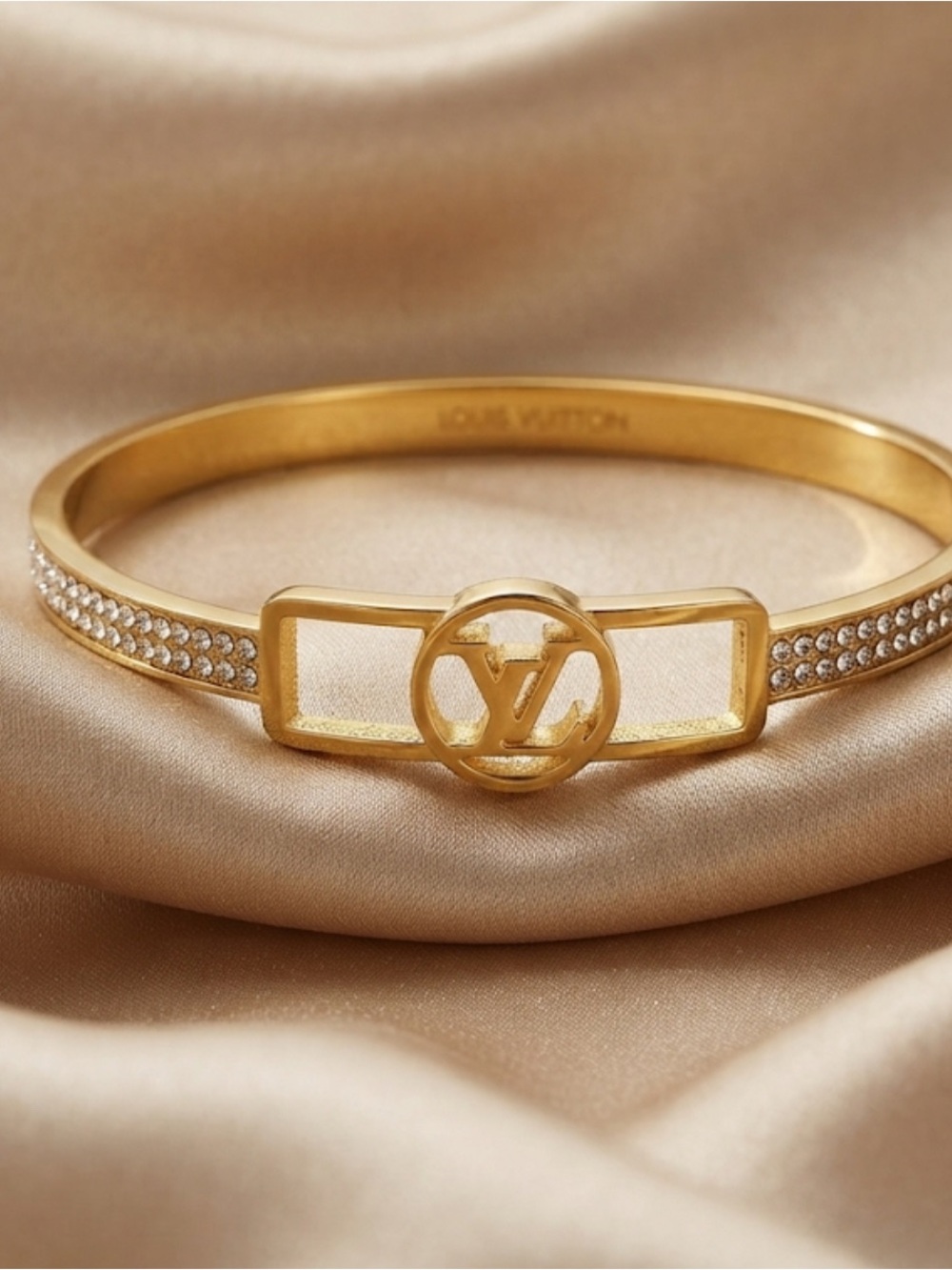 New ! Gold-tone Crystal Pavé LV Signature Bangle